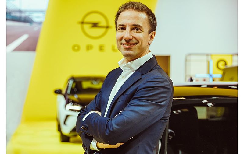 100 Prozent elektrifiziert: Opel CEO Florian Huettl präsentiert vier Weltpremieren in Brüssel